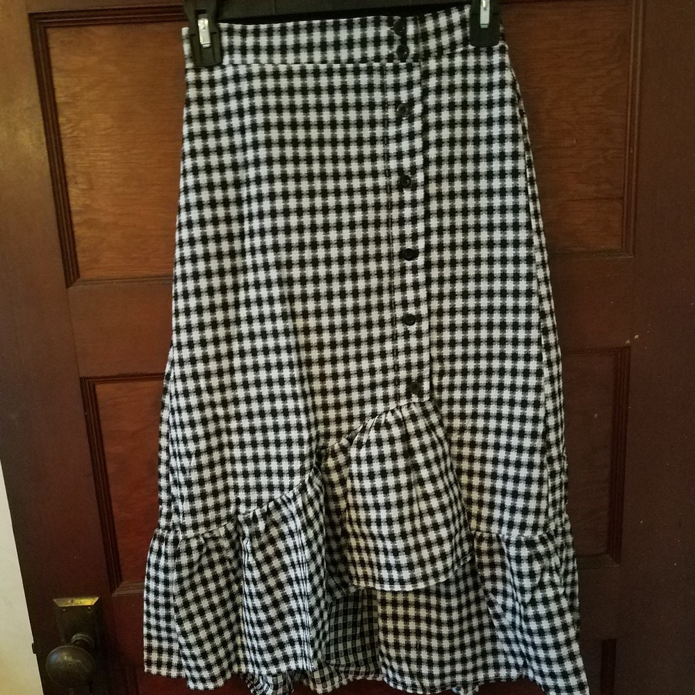 Ruffle skirt